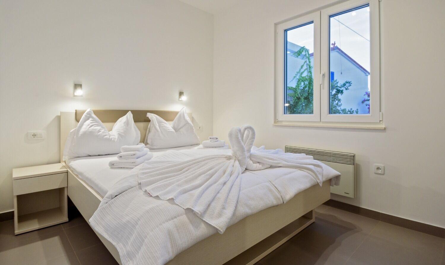 Apartments Bisernica-With Pool ราชานิ ภายนอก รูปภาพ