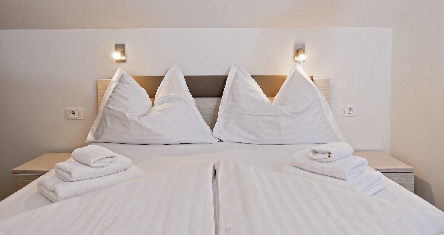 Apartments Bisernica-With Pool ราชานิ ภายนอก รูปภาพ