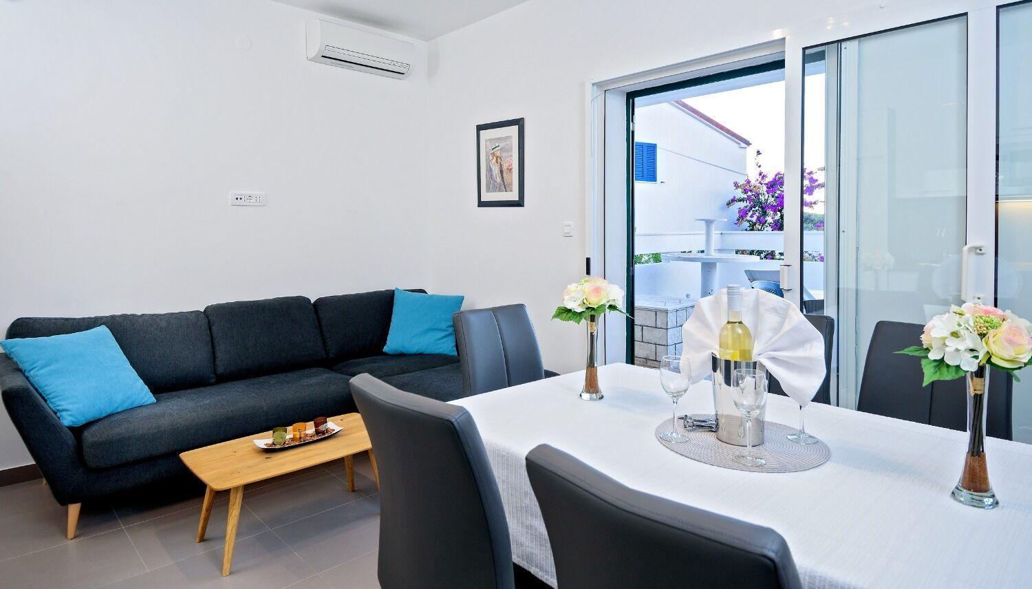 Apartments Bisernica-With Pool ราชานิ ภายนอก รูปภาพ