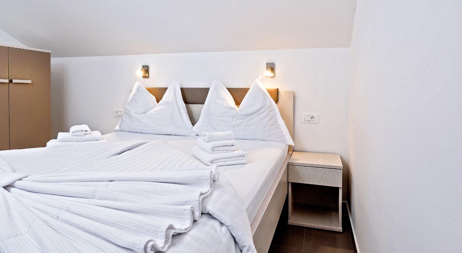Apartments Bisernica-With Pool ราชานิ ภายนอก รูปภาพ