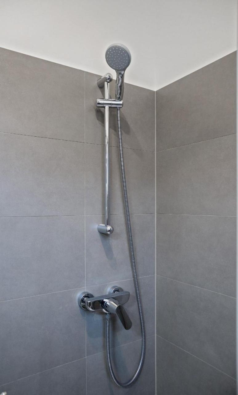 Apartments Bisernica-With Pool ราชานิ ภายนอก รูปภาพ