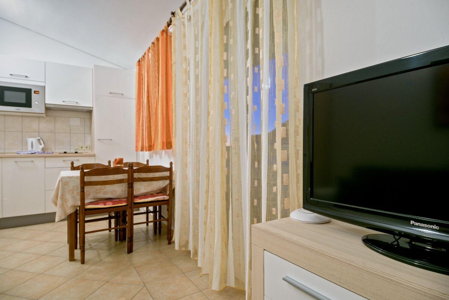 Apartments Bisernica-With Pool ราชานิ ภายนอก รูปภาพ