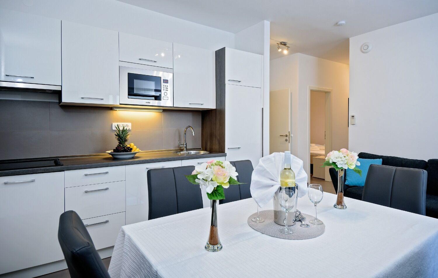 Apartments Bisernica-With Pool ราชานิ ภายนอก รูปภาพ