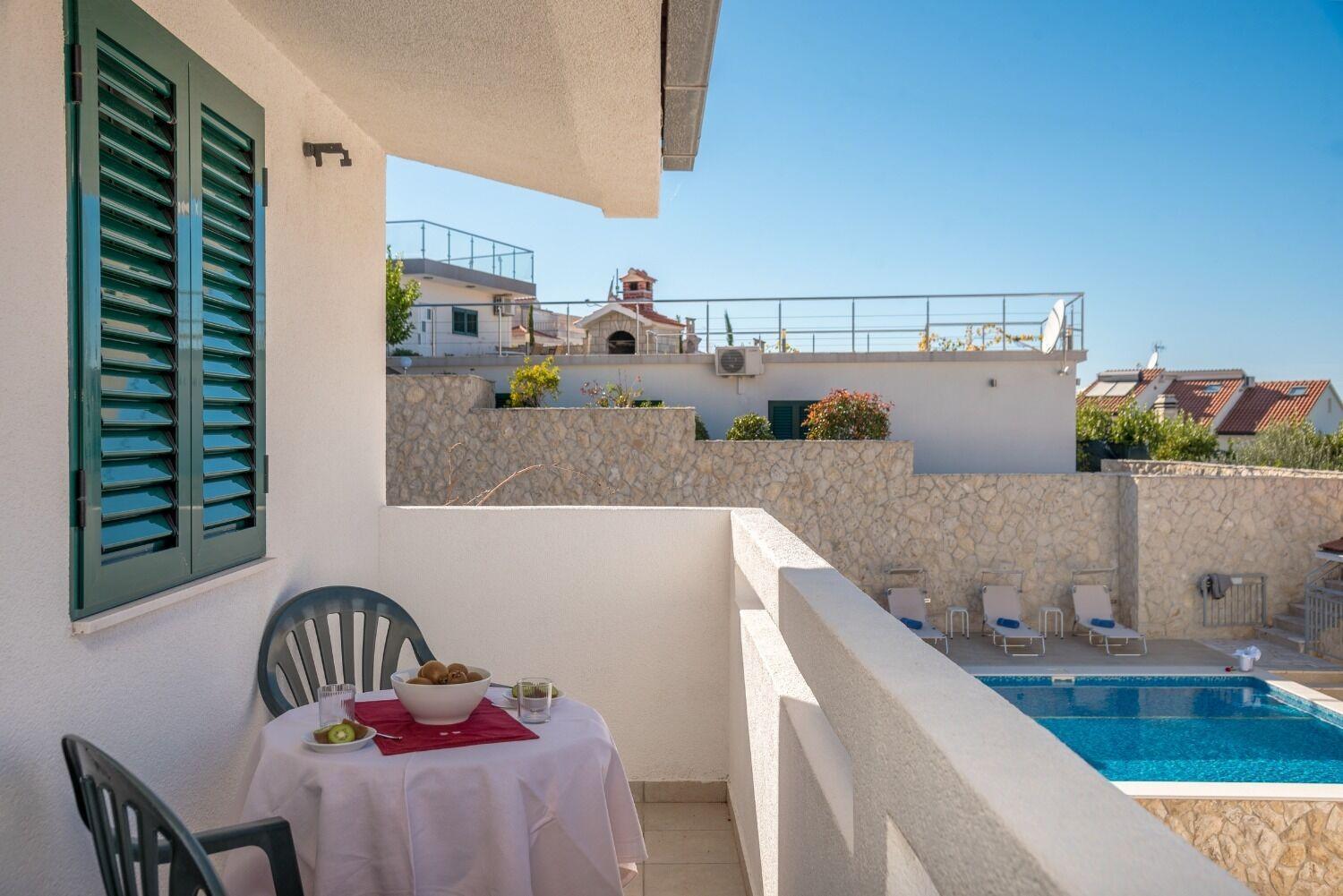 Apartments Bisernica-With Pool ราชานิ ภายนอก รูปภาพ