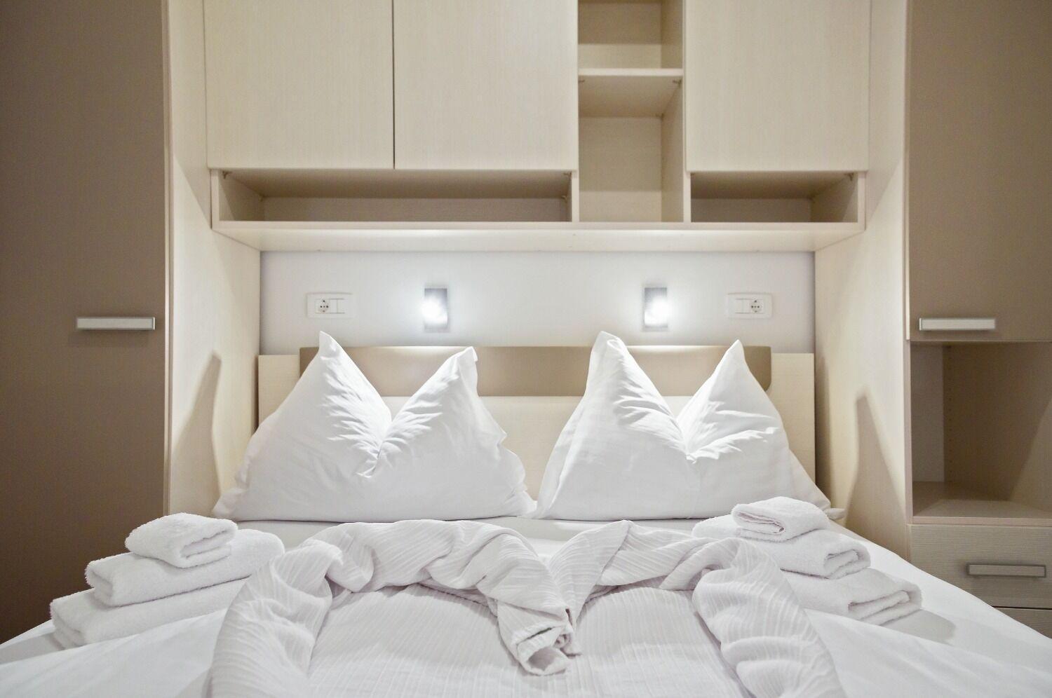 Apartments Bisernica-With Pool ราชานิ ภายนอก รูปภาพ